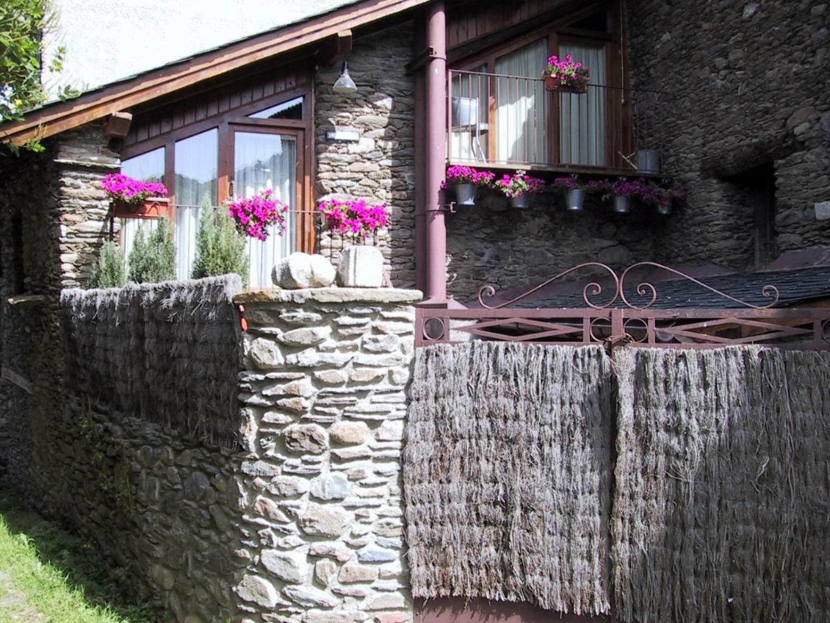 La Llupia Villa Isavarre Exteriör bild