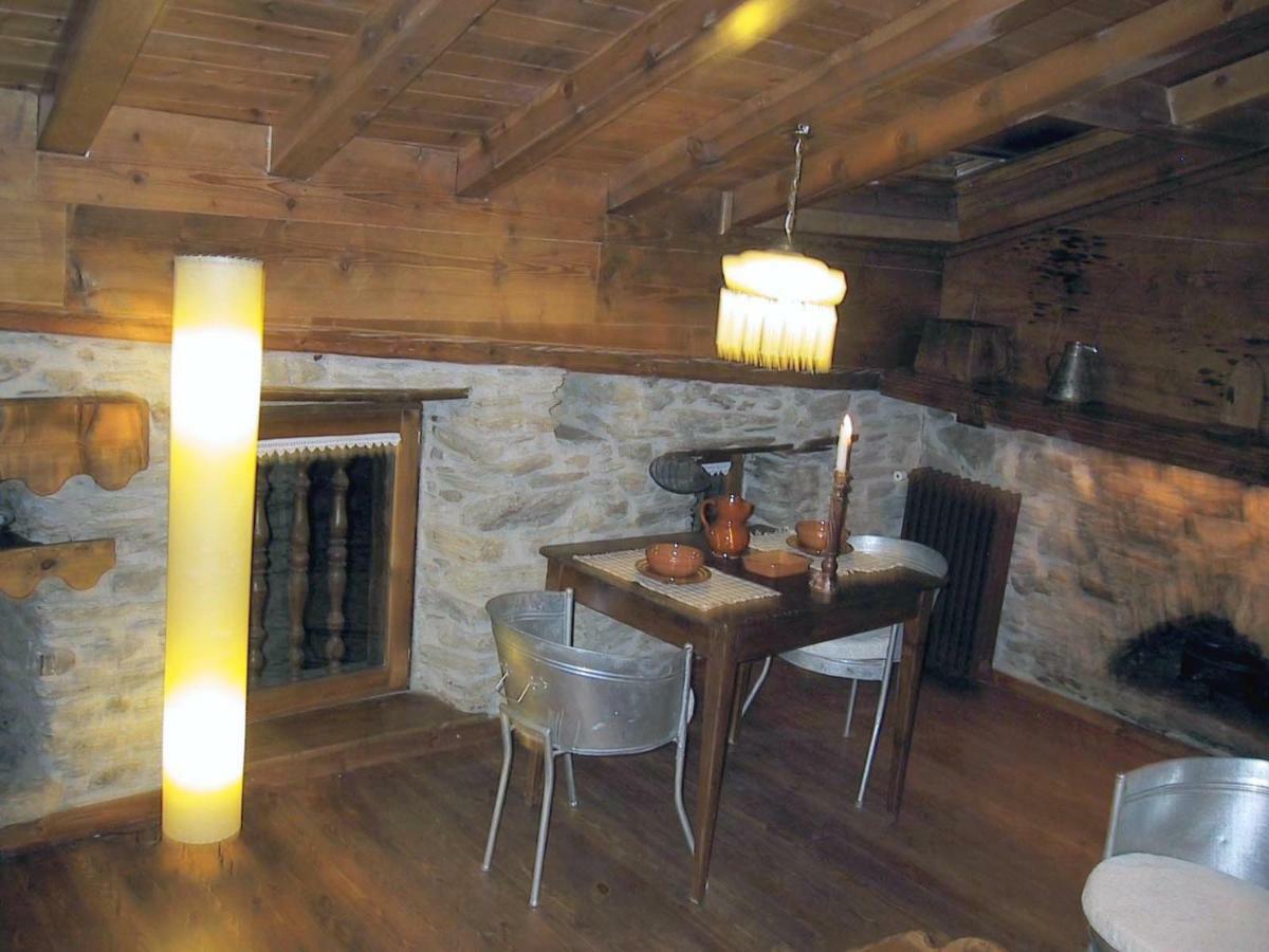 La Llupia Villa Isavarre Exteriör bild